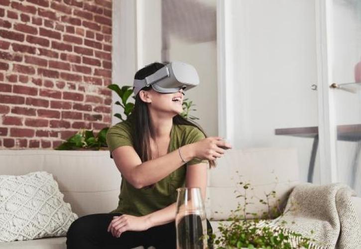 Η πρώτη αυτόνομη μάσκα VR δια χειρός Facebook