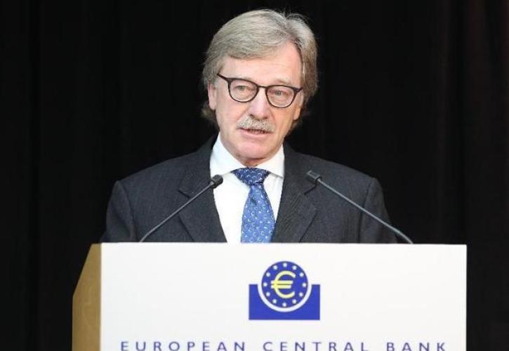 H EKT συνεχίζει να ανησυχεί για τα δάνει της Ευρωζώνης