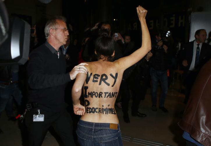 Femen εναντίον Πολάνσκι σε κινηματογράφο στο Παρίσι