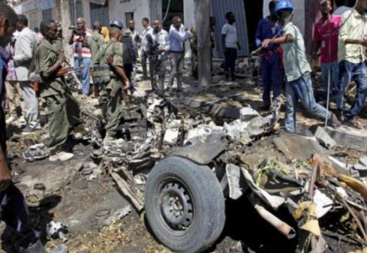 Σομαλία: Τρεις νεκροί σε επίθεση παγιδευμένου με εκρηκτικά αυτοκινήτου κατά ξενοδοχείου στην πόλη Κισμάγιο