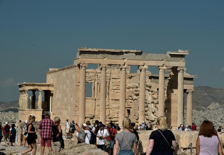 Fox News: Ο τουρισμός άνθισε φέτος στην Ελλάδα