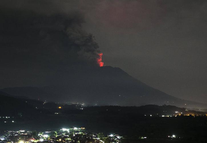 Αυξημένο επίπεδο συναγερμού στην Ιαπωνία - Ηφαιστειακή έκρηξη στο Όρος Άσο