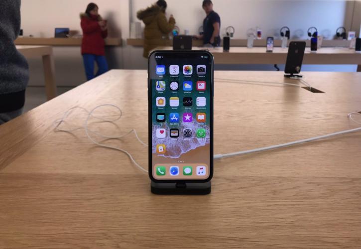 885 ευρώ «βγάζει» η Apple από κάθε iPhone X