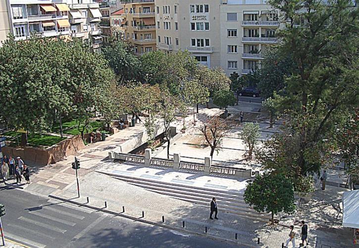 Ανεβαίνουν οι τιμές των καταστημάτων, πέφτουν οι τιμές των γραφείων