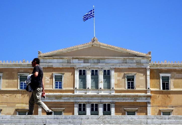 Νέα γγ του Ιδρύματος για τον Κοινοβουλευτισμό και τη Δημοκρατία η Νίκη Μαρωνίτη