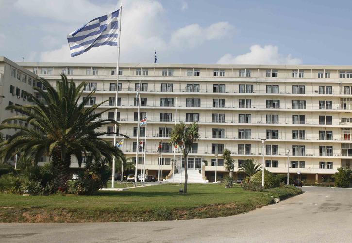 Τέσσερις διαγωνισμοί για την κάλυψη 1.639 θέσεων ΕΠΟΠ στις Ένοπλες Δυνάμεις