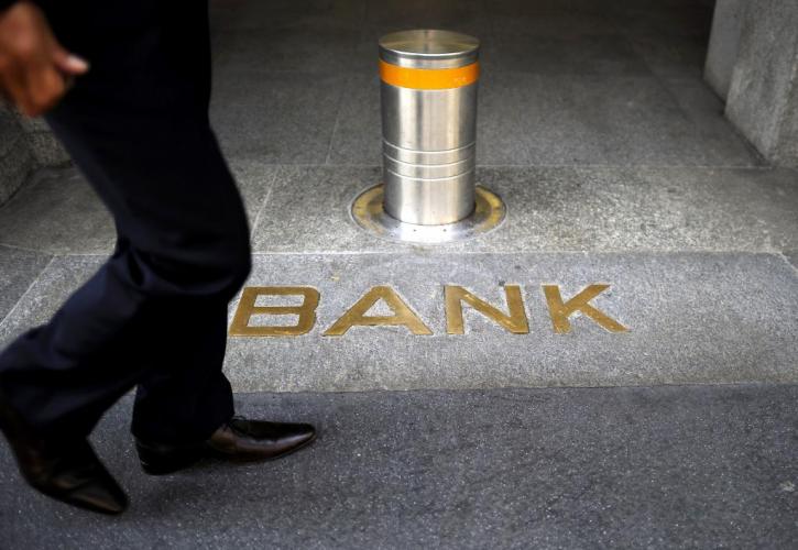 WSJ: Γιατί οι επενδυτές συμμετέχουν στην ανακεφαλαιοποίηση των τραπεζών
