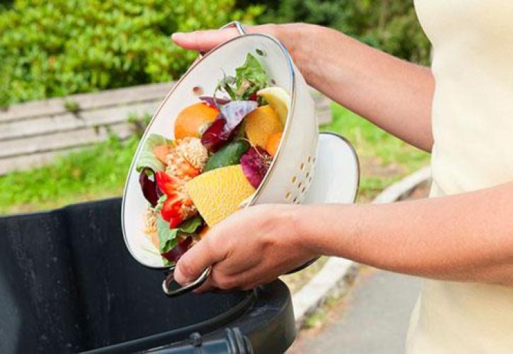 ΕΚΠΟΙΖΩ: Ετοιμάζει έρευνα για αξιοποίηση υποπροϊόντων από τη βιομηχανία τροφίμων