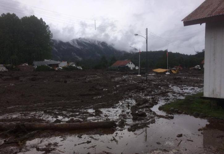 Χιλή: Δύο νεκροί από κατολίσθηση λάσπης (pics)