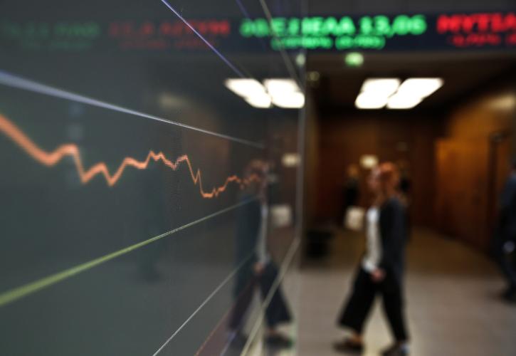 Bloomberg: Οι ξένοι αγοράζουν ελληνικές μετοχές