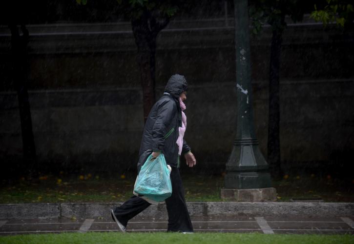 Καιρός: Βροχές και καταιγίδες κυρίως στα δυτικά και βόρεια της Ελλάδας τη Δευτέρα