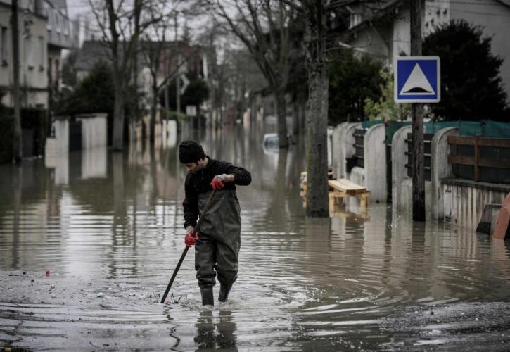 Βρετανία: Σοβαρές πλημμύρες στην Ουαλία απ' το πέρασμα της καταιγίδας Κλαούντια