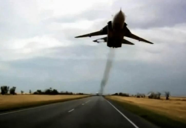 Ρωσία: Σε αυτοκινητόδρομο προσγειώθηκαν βαριά βομβαρδιστικά