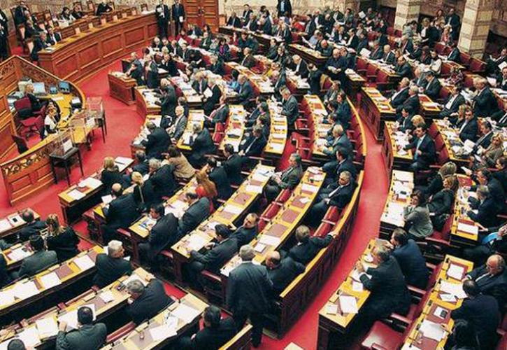 Νομοσχέδιο 400 άρθρων κατέθεσε η κυβέρνηση – «Μειοψηφία» τα προαπαιτούμενα