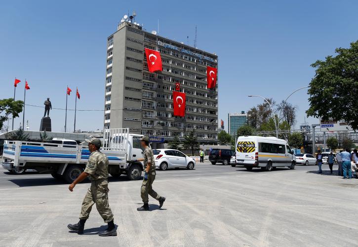 Σύγχυση σχετικά με την κατάρριψη του στρατιωτικού ελικοπτέρου στην Τουρκία