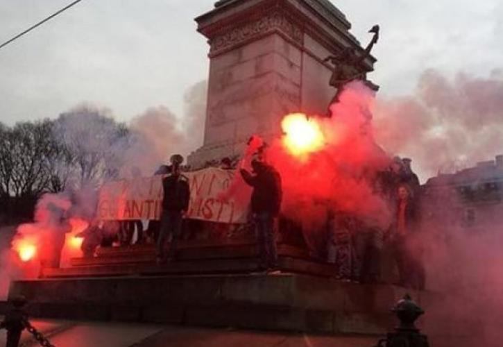 Ιταλία: Παρά τις απαγορεύσεις αντιεμβολιαστές και επικριτές του «πράσινου πάσου» διαδήλωσαν στο κέντρο του Μιλάνου