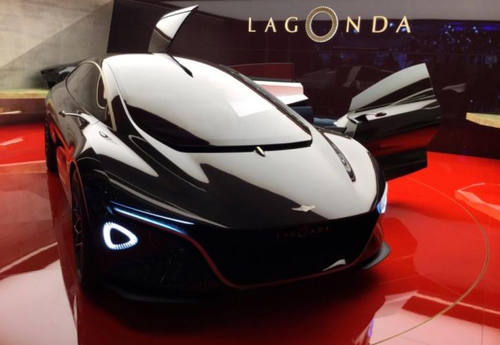 H «διαστημική» Aston Martin μας ταξιδεύει στο μέλλον (pics)