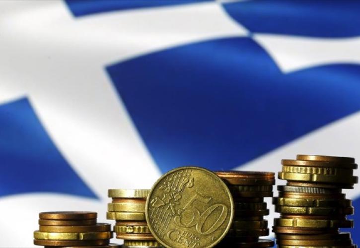 Bloomberg: Το ελληνικό χρέος παραμένει μη βιώσιμο