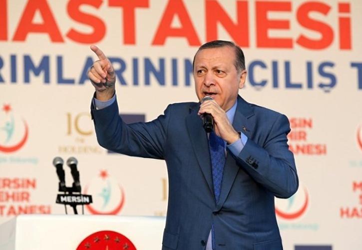 Χαιρετισμό ως Γκρίζος Λύκος απηύθυνε ο Ερντογάν