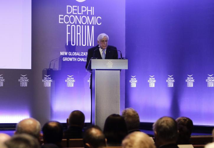 Παυλόπουλος: Εχθρός δεν είναι το έλλειμμα αλλά το χρέος