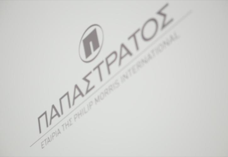«Κόβει» το τσιγάρο η Παπαστράτος (pics & vid)