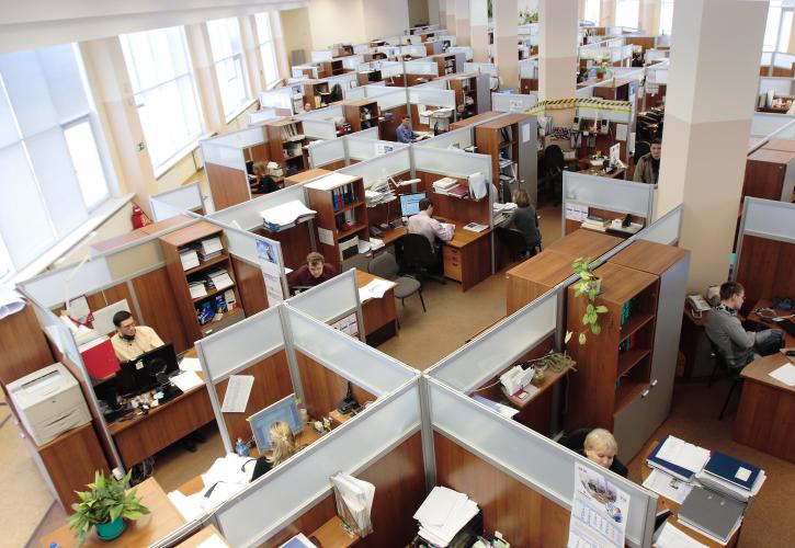ΕΝΙΔΕΑ: Υψηλή ανεργία και χαμηλή συμμετοχή νέων και γυναικών ταλανίζουν την αγορά εργασίας - Λύση η προσωρινή απασχόληση