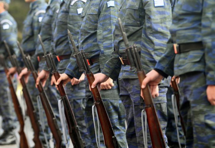 «Πονοκέφαλος» για την κυβέρνηση τα ειδικά μισθολόγια