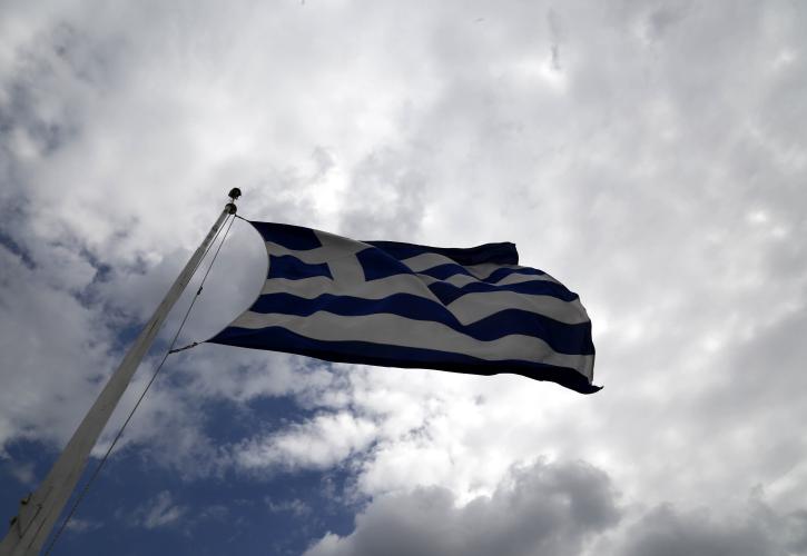 Handelsblatt: Κάθε Έλληνας χρωστάει 30.000 ευρώ