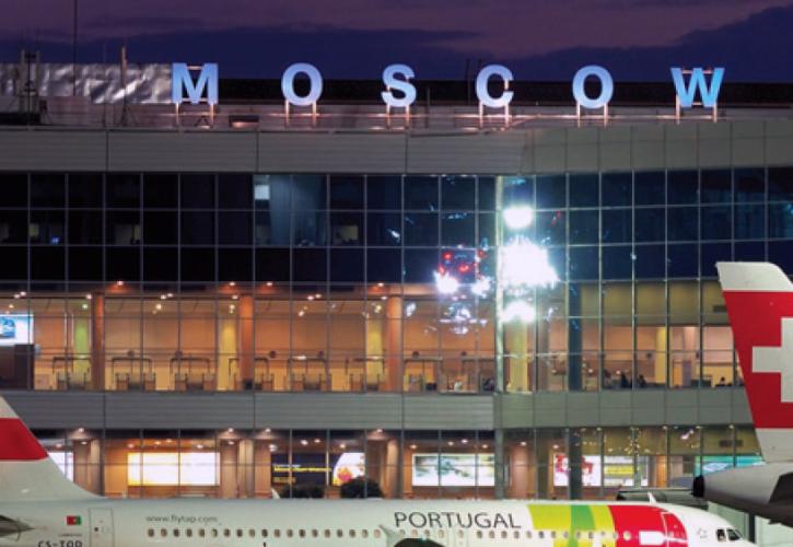 Το πρώτο αεροπλάνο με Ρώσους διπλωμάτες έφτασε στη Μόσχα