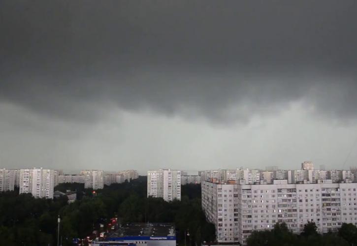 Δύο νεκροί στη Μόσχα από σφοδρή θύελλα
