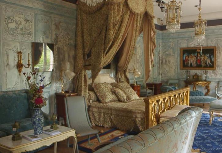 Iστορικά αντικείμενα του Ritz Hotel στο σφυρί 
