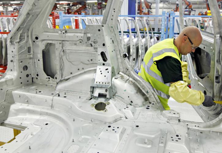 Κύμα απολύσεων στη Land Rover/Jaguar λόγω Brexit