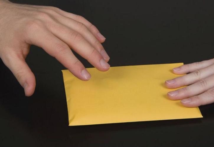 Καταγγελίες ότι στη Κρήτη τα... φακελάκια έφτασαν τα 150.000 ευρώ σε μια τετραετία 