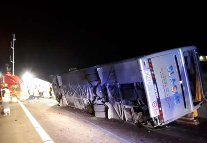 Γαλλία: Τρεις νεκροί από ανατροπή λεωφορείου