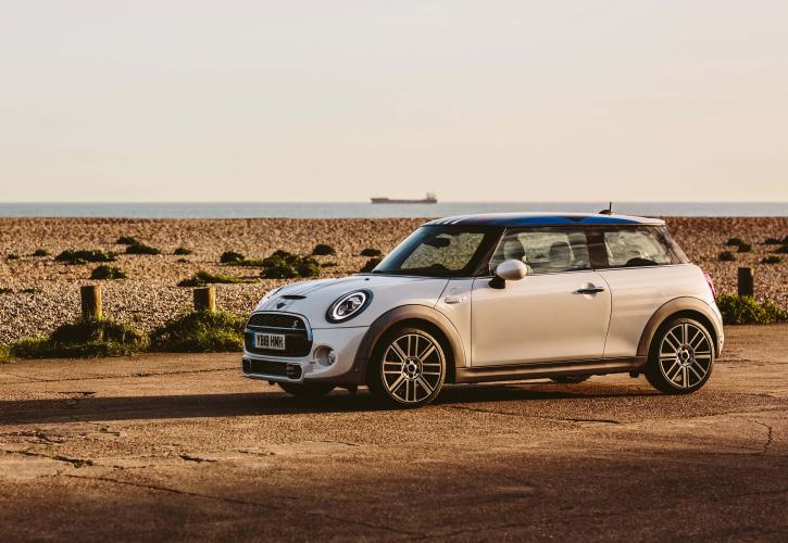 MINI δώρο σε Πρίγκιπα Χάρι και Μέγκαν Μαρκλ για τον γάμο τους!