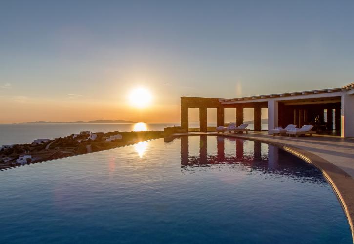 Στη Μύκονο οι βίλες κοστίζουν 11.000 ευρώ την εβδομάδα (pics)