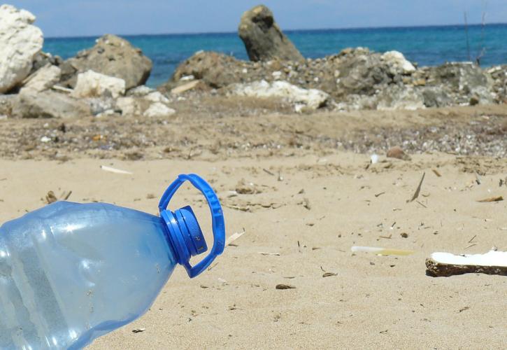 Τριπλασιάζονται τα παγκόσμια πλαστικά απορρίμματα μέχρι το 2060