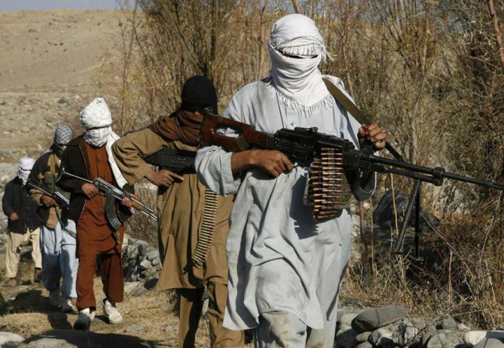 Αφγανιστάν: Υπόσχεση Ταλιμπάν για «ασφάλεια» στο αεροδρόμιο της Καμπούλ μετά τις απειλές από το Ισλαμικό Κράτος