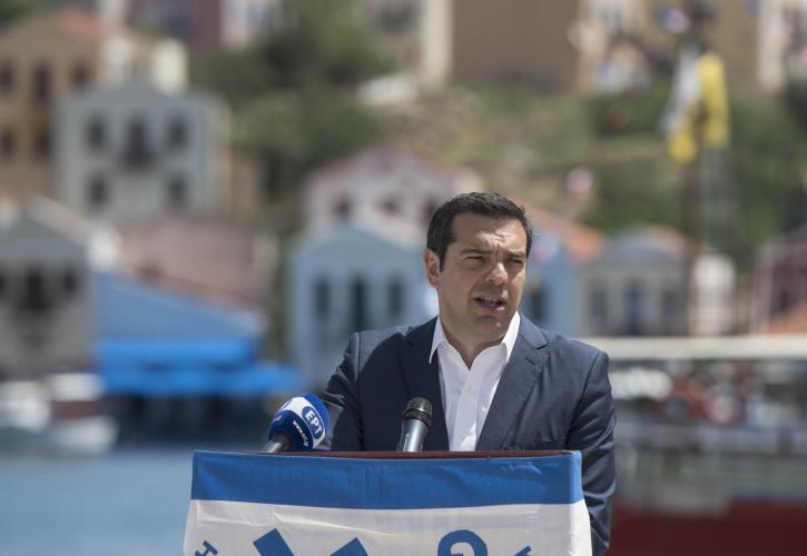 Εν μέσω αντιδράσεων στη Λέσβο Τσίπρας και υπουργοί