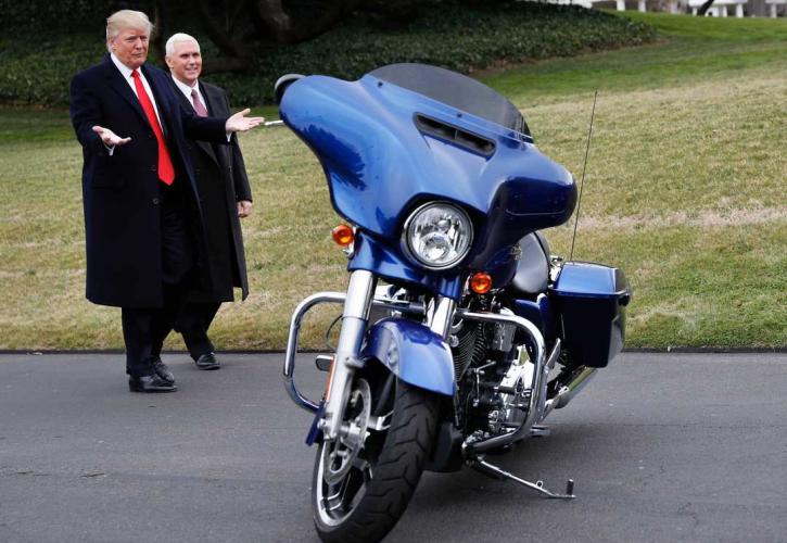 Ο Τραμπ απειλεί να φορολογήσει τη Harley «όπως ποτέ άλλοτε»