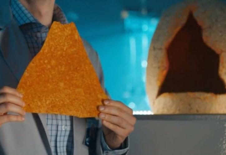 Doritos... γίγας σε αυγό δεινοσαύρου (vid)
