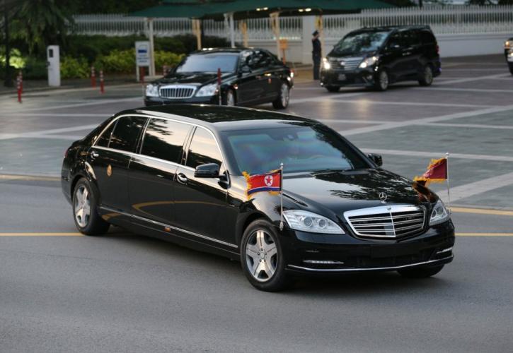 Η λιμουζίνα 1 εκατ. δολαρίων του Κιμ Γιονγκ Ουν (pics)