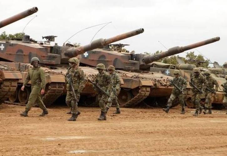 «Μαχαίρι» 28 εκατ. ευρώ σε αμυντικές δαπάνες για να πάρουμε τη δόση