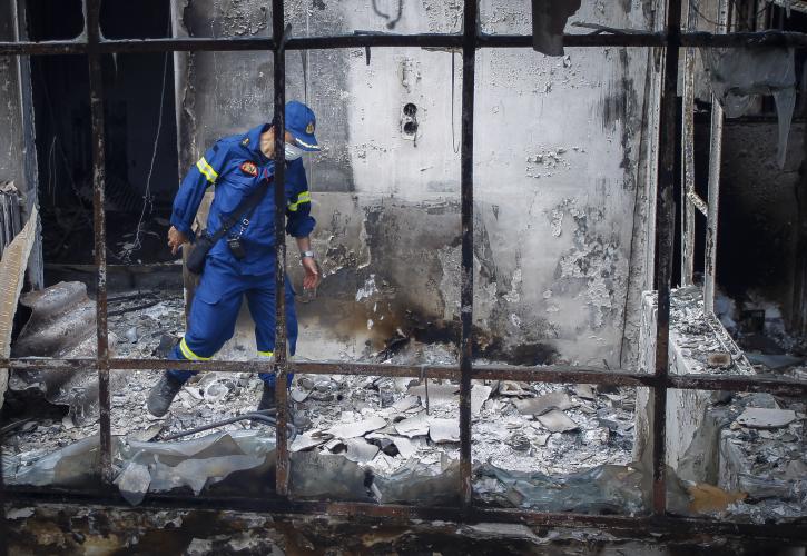 Αγωνία για τους αγνοούμενους τρεις ημέρες μετά την καταστροφή