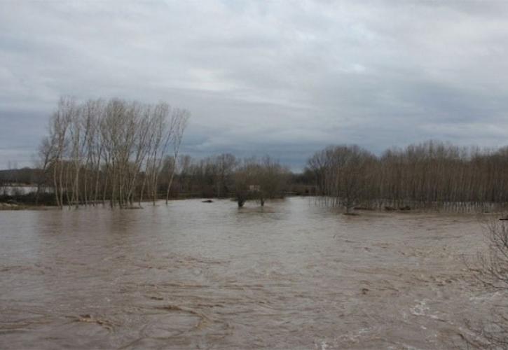 Μεταναστευτικό: Σύσκεψη στο Μαξίμου υπό τον Ιω. Σαρμά για τη διακίνηση μεταναστών στον Έβρο