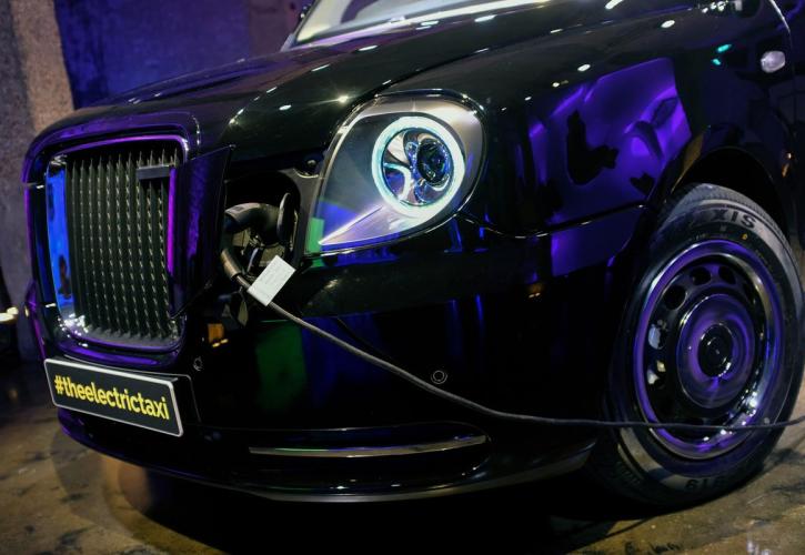 Τα ηλεκτρικά μαύρα ταξί του Λονδίνου «εισβάλουν» στο Βερολίνο