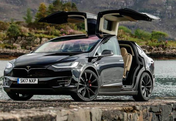 Tesla Μοdel X ξέμεινε από μπαταρία στην Εγνατία οδό