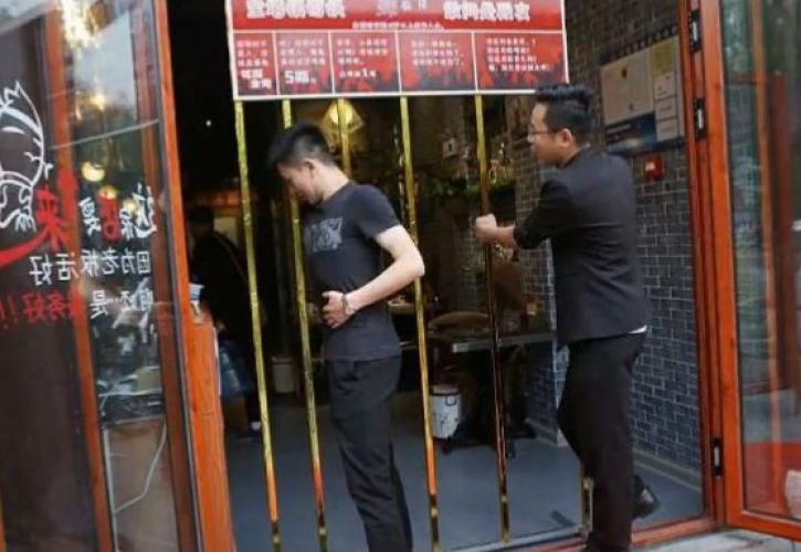 Εστιατόριο ταΐζει δωρεάν τους πιο αδύνατους πελάτες (vid)