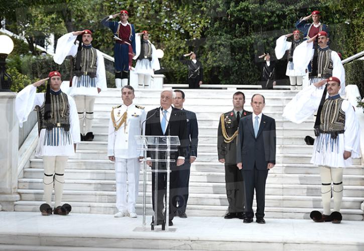 Οι... μεταμορφώσεις της Δημοκρατίας και η αποκατάσταση