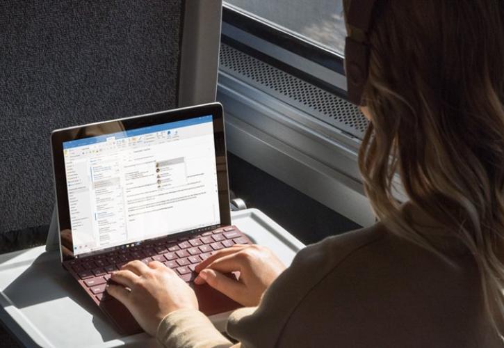 Surface Go: Το νέο tablet της Microsoft «χτυπά» την Apple (pics)